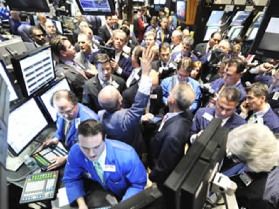 Wall Street baja casi 2% después de fuertes pérdidas de AIG