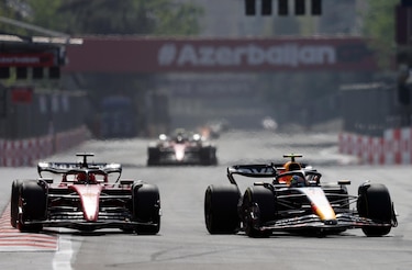 Checo Pérez ganó en Azerbaiyán; Alonso acabó cuarto y Sainz quedó quinto