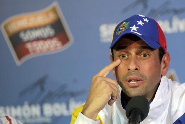 Capriles prevé que año 2014 será 'muy duro', pero descarta tomar las armas