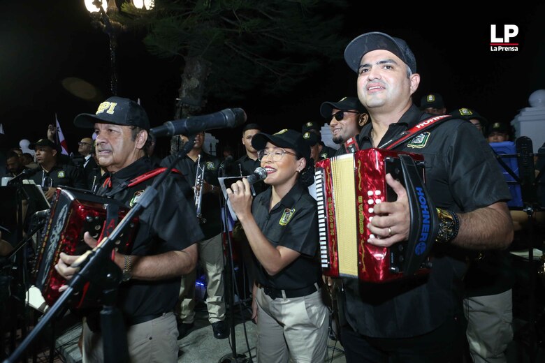 Panamá celebra 121 años de separación de Colombia con las tradicionales dianas en el Palacio de Las Garzas