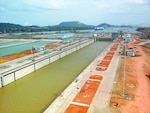 La Autoridad del Canal de Panamá asume el control del tercer juego de esclusas