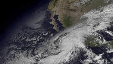Ante la llegada del huracán ‘Patricia’ es evacuada Puerto Vallarta