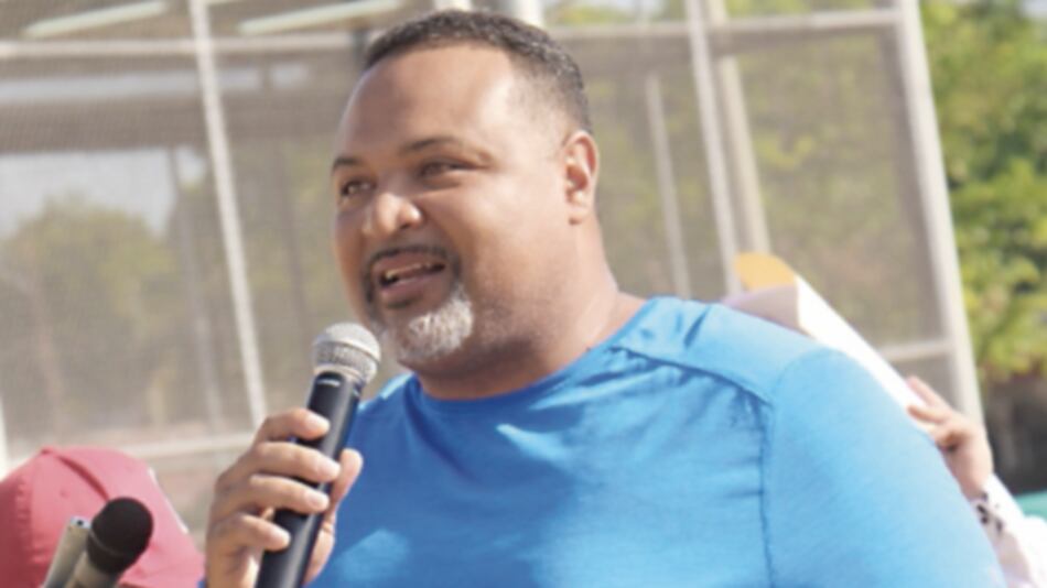 Estadio de pequeñas ligas podría llamarse Carlos Lee