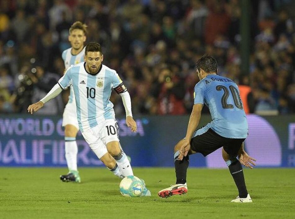 Uruguay y Argentina igualan 0-0 el clásico del Río de la Plata por eliminatorias