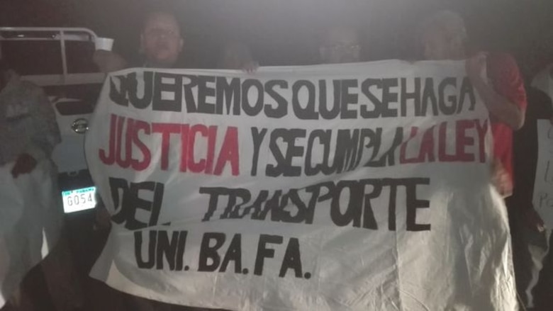 Transportistas chiricanos protestan y piden se les otorguen cupos