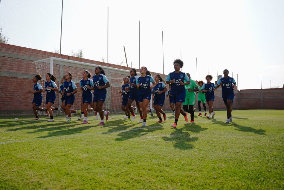 Selección femenina de Panamá afina detalles contra Perú