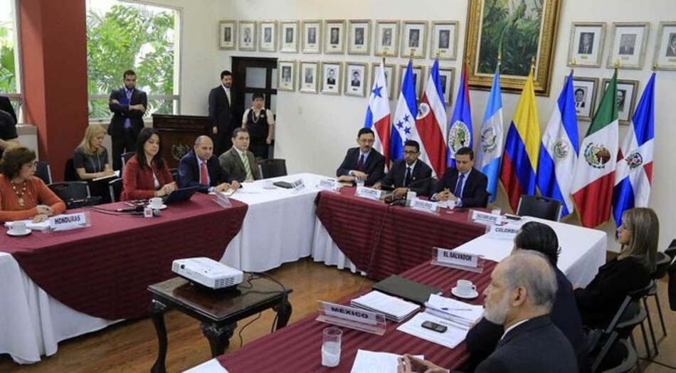 Centroamérica acuerda dar paso a migrantes cubanos varados