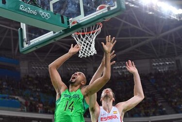 Brasil vence a España en baloncesto olímpico