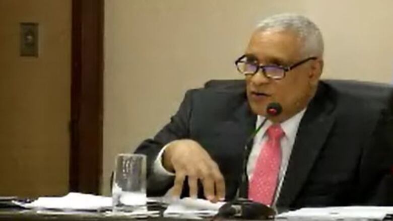 Ricardo Martinelli anuncia 28 pruebas testimoniales y 87 documentales; el fiscal Harry Díaz prepara objeciones