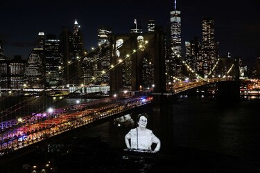 Nueva York rinde homenaje a sus más de 30 mil muertos por Covid-19