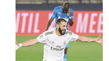 Real Madrid golea al Valencia con Benzema como figura