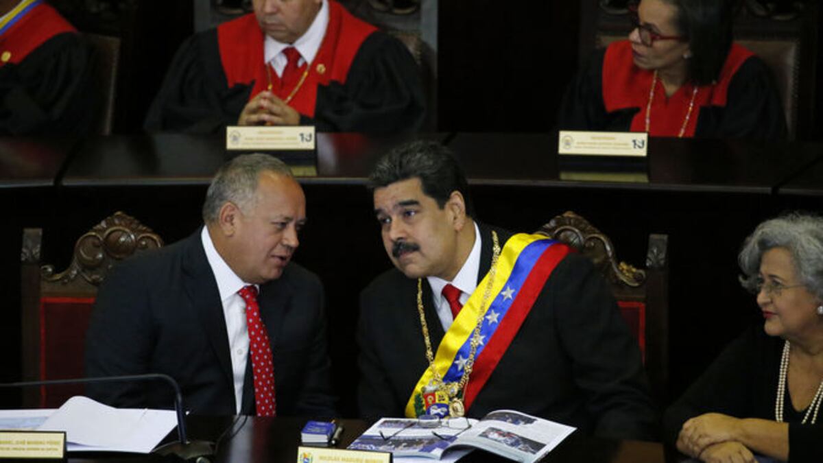 El presidente Nicolás Maduro anunció la ruptura de relaciones con Washington.
