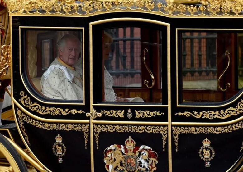 ‘Dios salve al rey’ Carlos III