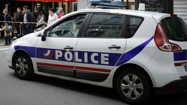 Mujer grita '¡Alá Akbar!' antes de herir a dos personas con navaja en Francia
