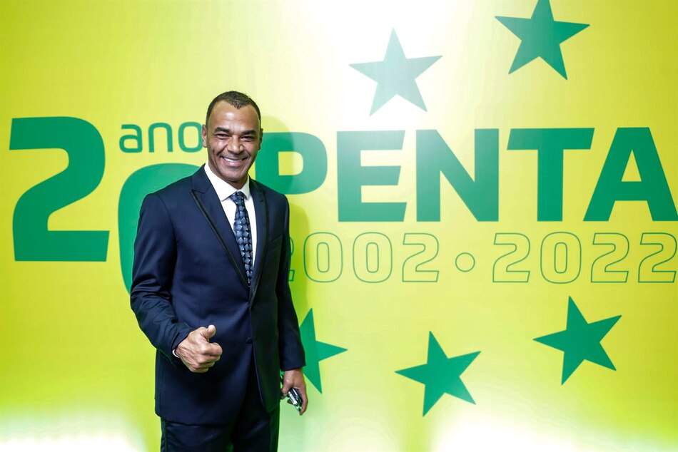 Cafú ve a Brasil ganándole a Francia en la final del Mundial