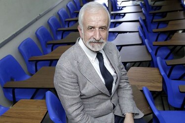 Catedrático de la RAE dicta curso sobre lingüística a docentes en Panamá