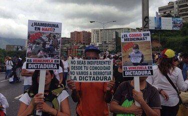 Nueva marcha de la oposición en Caracas mientras acusan a las fuerzas de seguridad