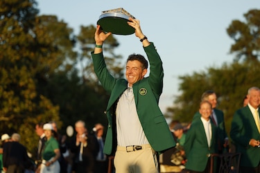 McIlroy se gana la chaqueta de mejor golfista europeo de la historia