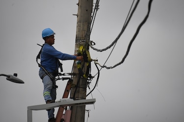 Presentan plan de licitaciones eléctricas a largo plazo para asegurar el suministro