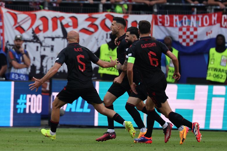 Albania le borra la sonrisa a Croacia en el último suspiro