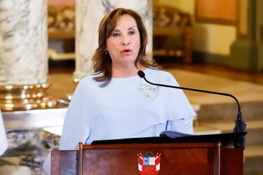 El Congreso de Perú destituye de manera exprés a la presidenta Dina Boluarte