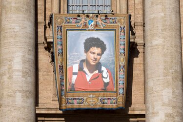 Arzobispo Ulloa envía mensaje a la madre de San Carlo Acutis y anuncia la creación de parroquia en su honor en Panamá