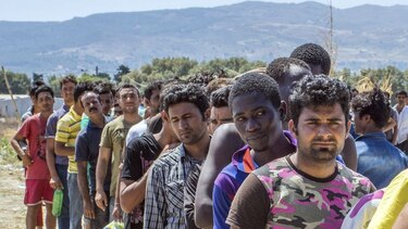 Más de 264 mil inmigrantes llegaron a Europa por el Mediterráneo en 2015