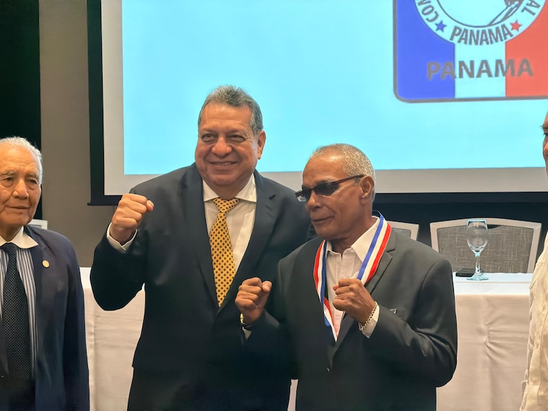 Comibox rindió homenaje al ’Naja’ Ibarra, el 13º campeón mundial de boxeo de Panamá