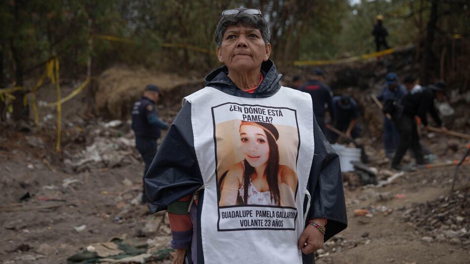 ‘Ante la falta de respuesta, en México las madres buscadoras han aprendido a leer los bosques y las montañas, a ser como peritos forenses’