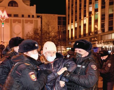 Cerca de mil 400 detenidos durante protestas en Moscú
