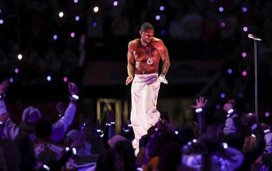 Usher, ‘el Rey’ del R&B, homenajeó a Michael Jackson durante su espectáculo en el Super Bowl