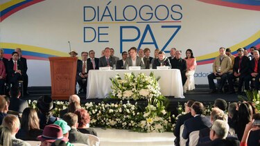 Colombia abre diálogos de paz con el ELN, su última guerrilla