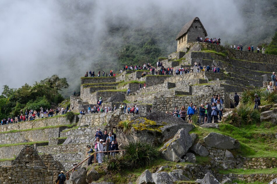 Perú eleva de 4,000 a 5,000 los visitantes diarios a Machu Picchu tras protestas de turistas
