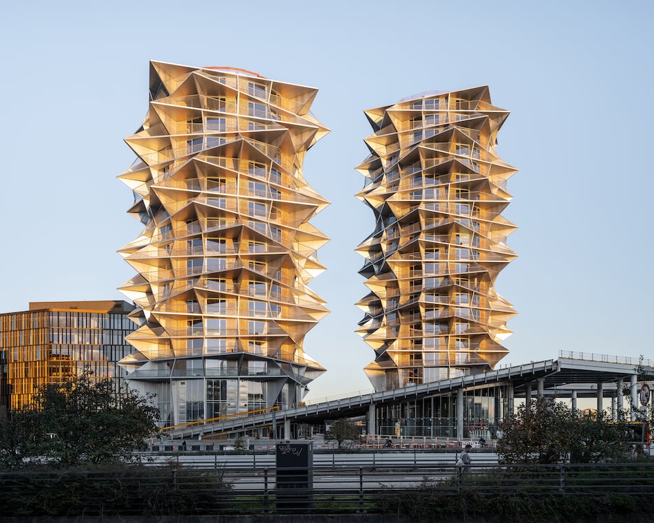 Dos rascacielos con alma de cactus en la Europa nórdica