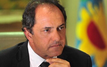 Polémica burla a un precandidato presidencial argentino sin brazo
