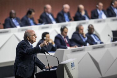 FBI investiga a Joseph Blatter por corrupción