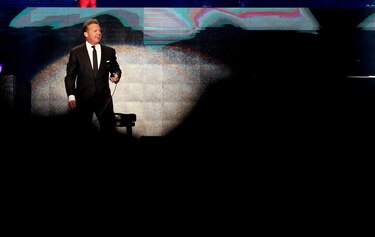 Insólita polémica atraviesa la gira argentina de Luis Miguel: ¿actúa un doble?