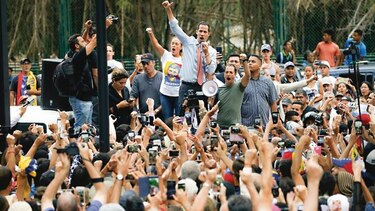 ‘Basta de caos’: protestan contra Maduro por apagón