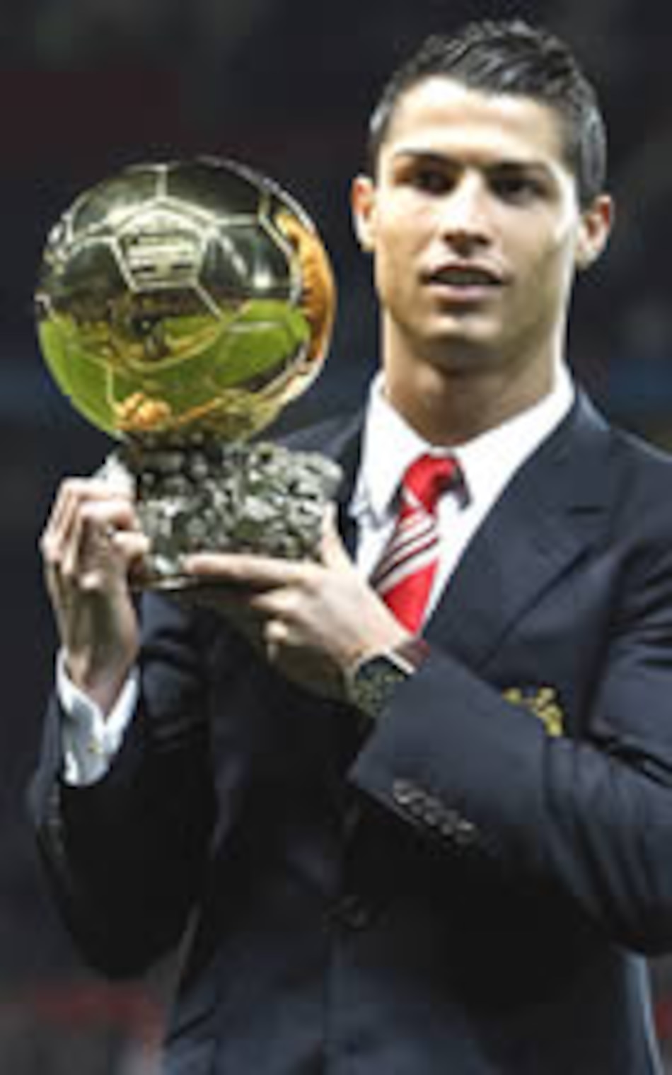 Cristiano Ronaldo celebra Balón de Oro con Law y Charlton