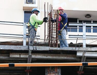 Inversión privada declarada en permisos de construcción cae 9.4% hasta octubre 