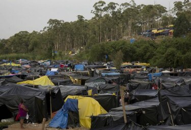 Movimiento sin techo anuncia tregua tras compromiso de autoridades
