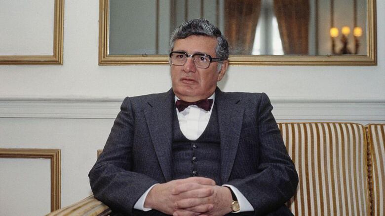 Miguel Uribe Turbay, el precandidato presidencial del partido de Álvaro Uribe en Colombia que fue baleado en un mitin en Bogotá