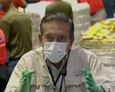 El presidente Cortizo prometió abastecer la tienda saqueada en Curundú
