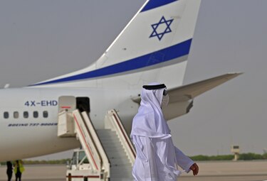 El primer vuelo comercial directo entre Israel y Emiratos aterrizó en Abu Dabi