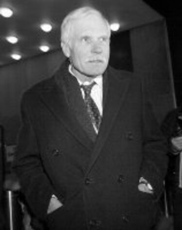 Siete canales para Turner