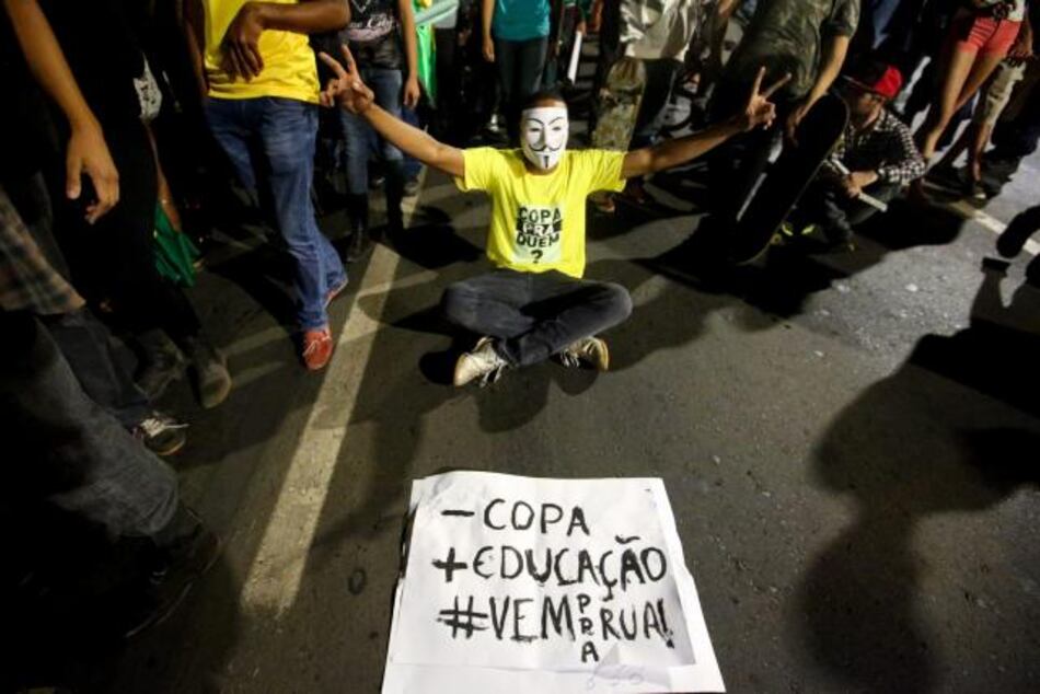 Rousseff: Absurdo decir que Mundial le quitó dinero a la educación en Brasil