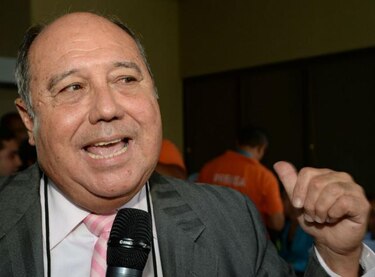 Carlos Afú recibe credenciales como diputado de la Asamblea