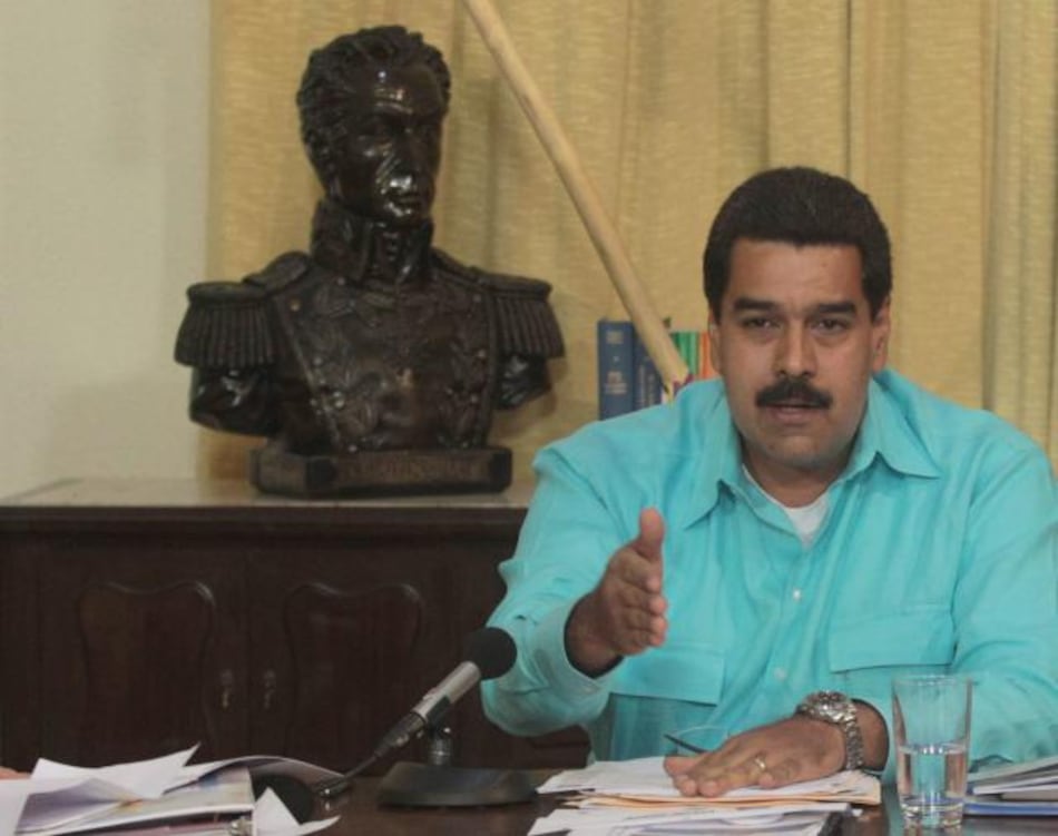 Chávez se somete a tratamientos 'sumamente complejos y duros', afirma Maduro