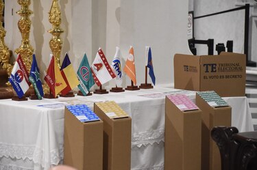 La juventud vota, pero no manda: los partidos panameños frenan la renovación política