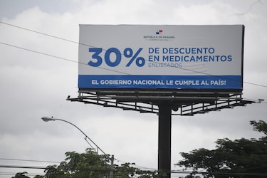 El millonario costo de las vallas y la promoción oficial